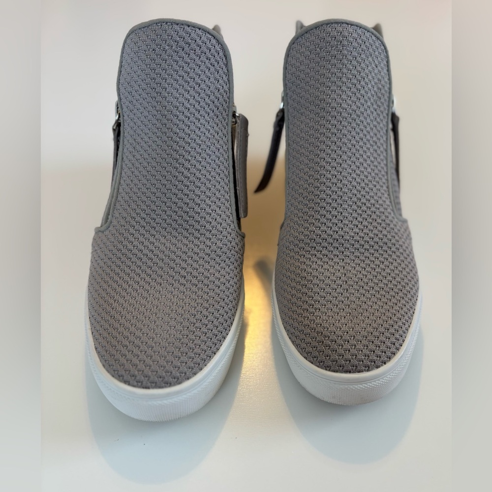 Steve Madden Gray Women's Slip-On Sneakers